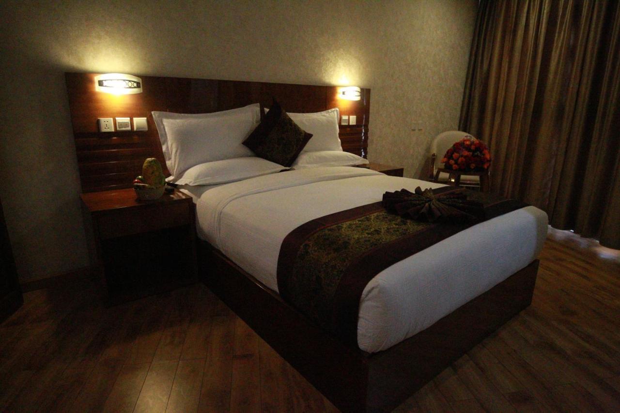 Marcen Addis Hotel Exterior foto